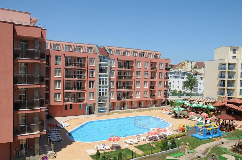 Rainbow 2 Holiday Complex ساني بيتش المظهر الخارجي الصورة