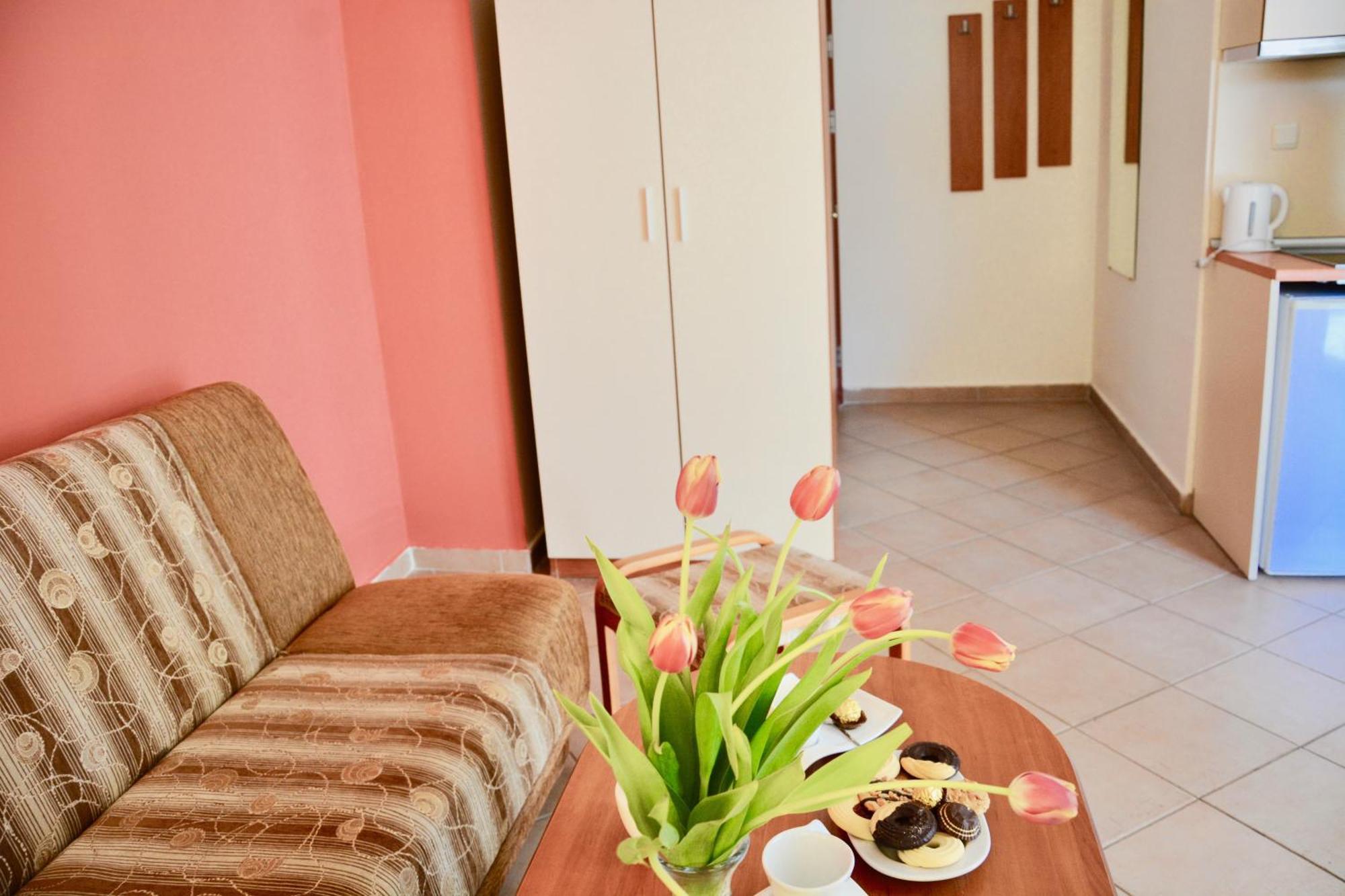 Rainbow 2 Holiday Complex ساني بيتش المظهر الخارجي الصورة