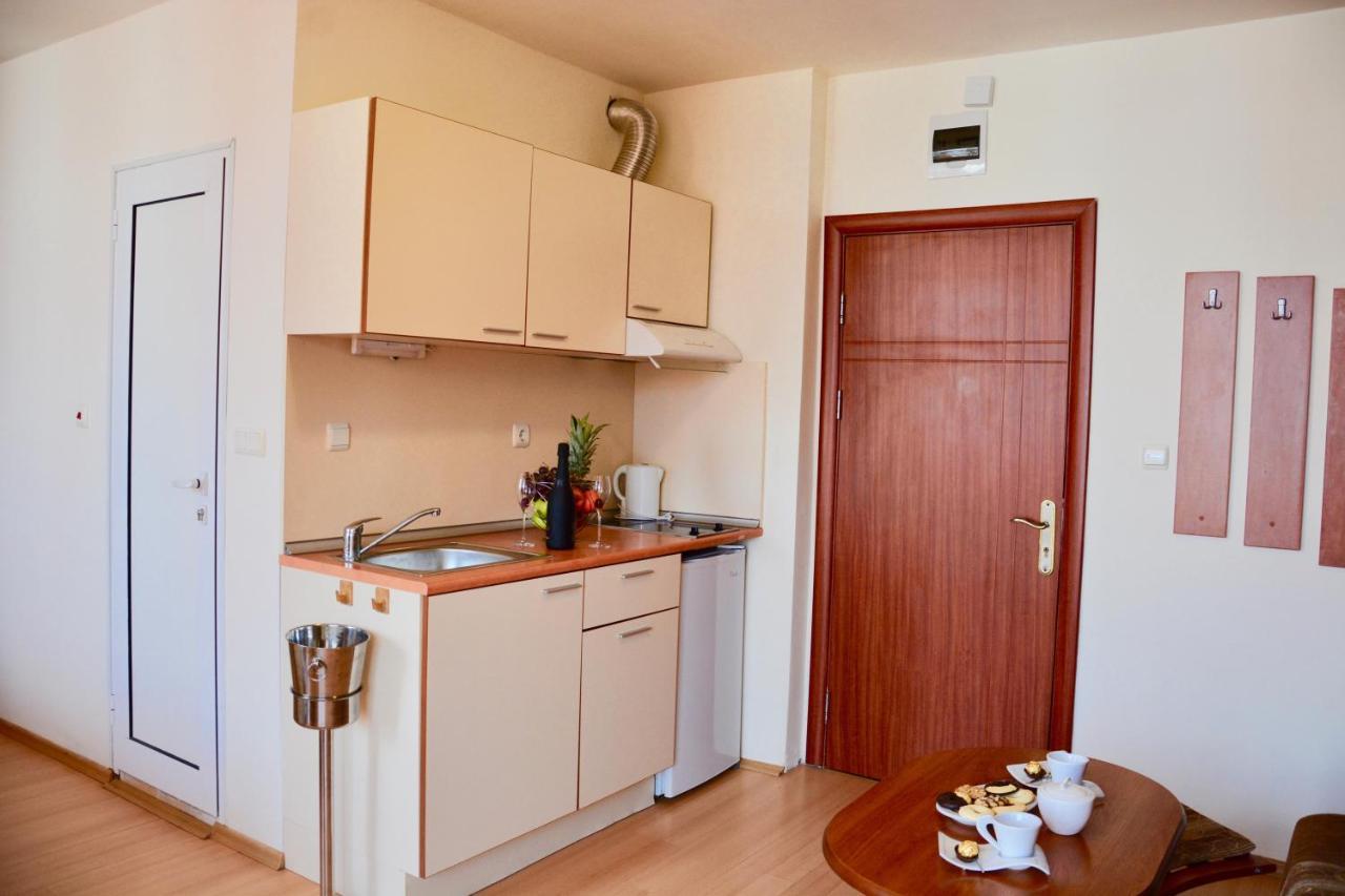 Rainbow 2 Holiday Complex ساني بيتش المظهر الخارجي الصورة